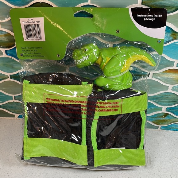 Z Kids Dinosaur Protective Gear Elbow Pads Knee Pads and Dino Squeaky Toy Green - Picture 2 of 8